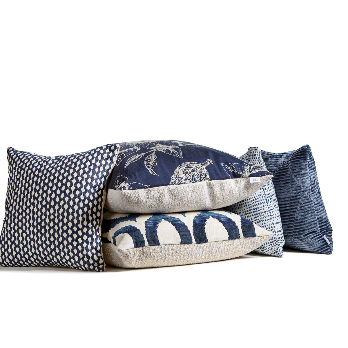 B Coussin Fleur – Hampton Boutique